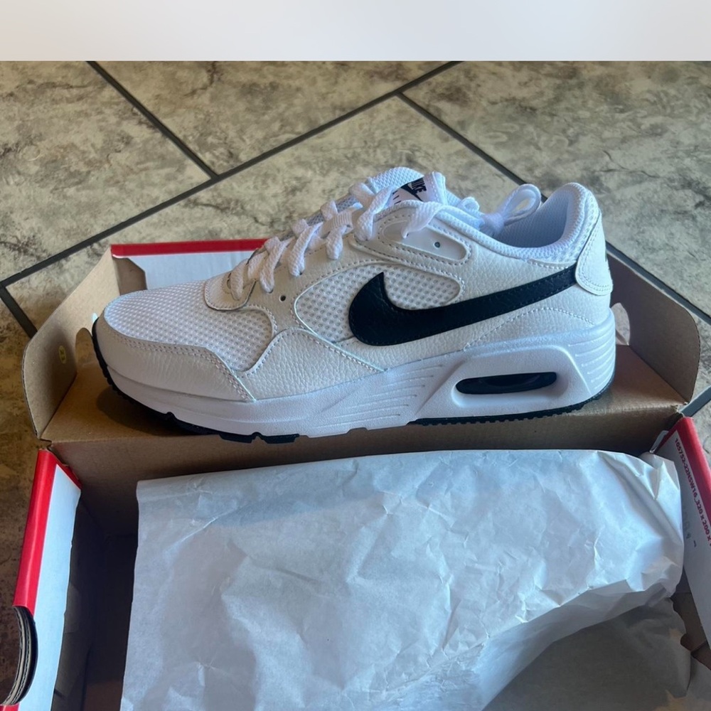 Nike Air Max SC in White and Black